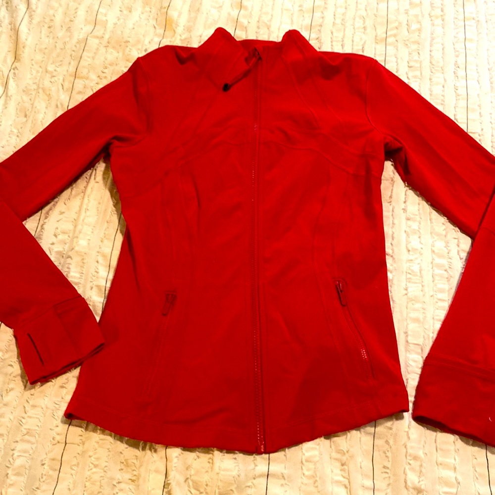 LULULEMON NWOT Define jacket SZ 6
